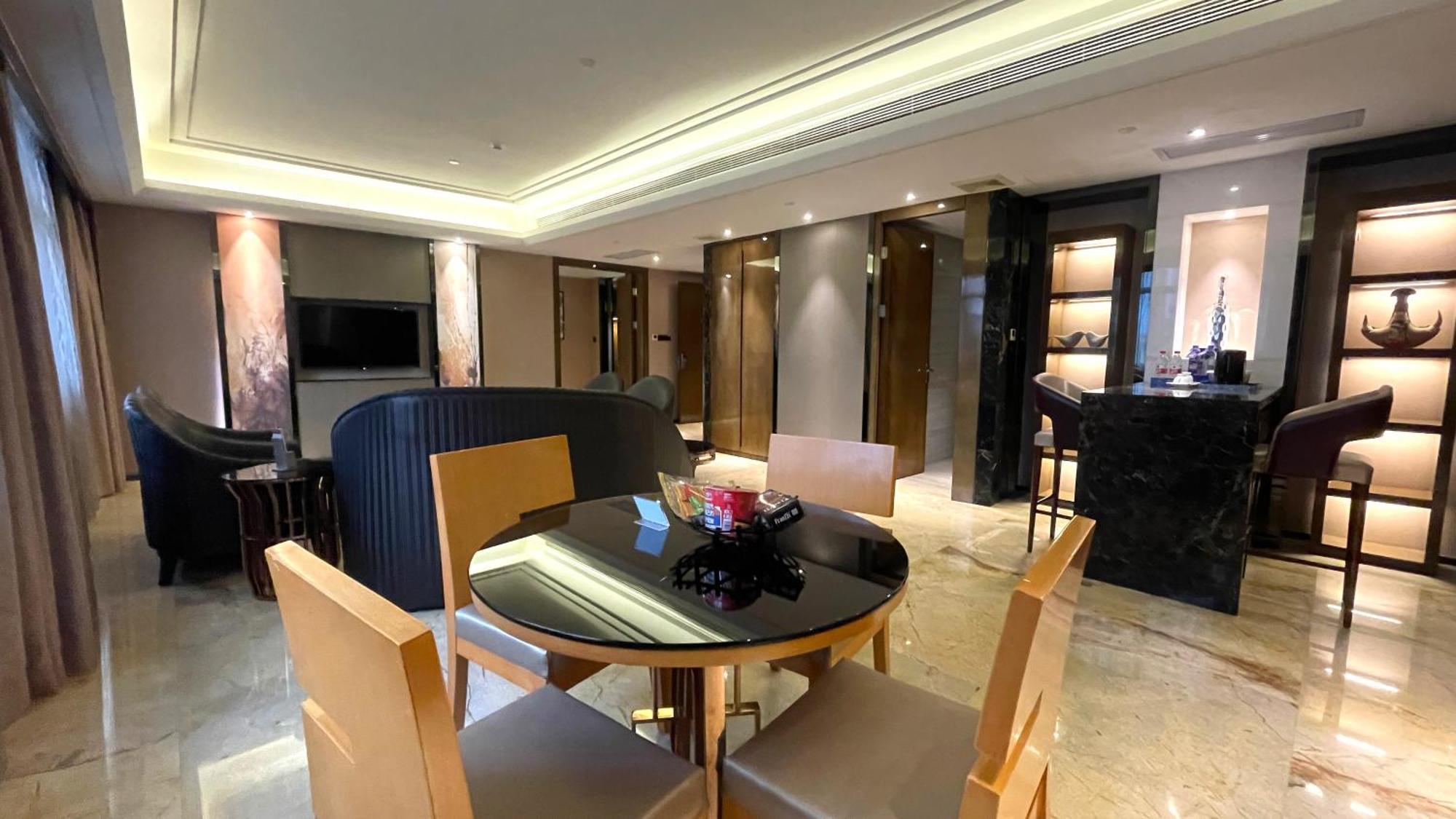 Ramada Foshan Hotel エクステリア 写真