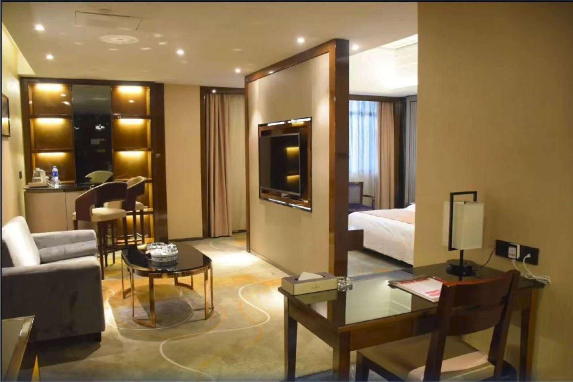 Ramada Foshan Hotel エクステリア 写真