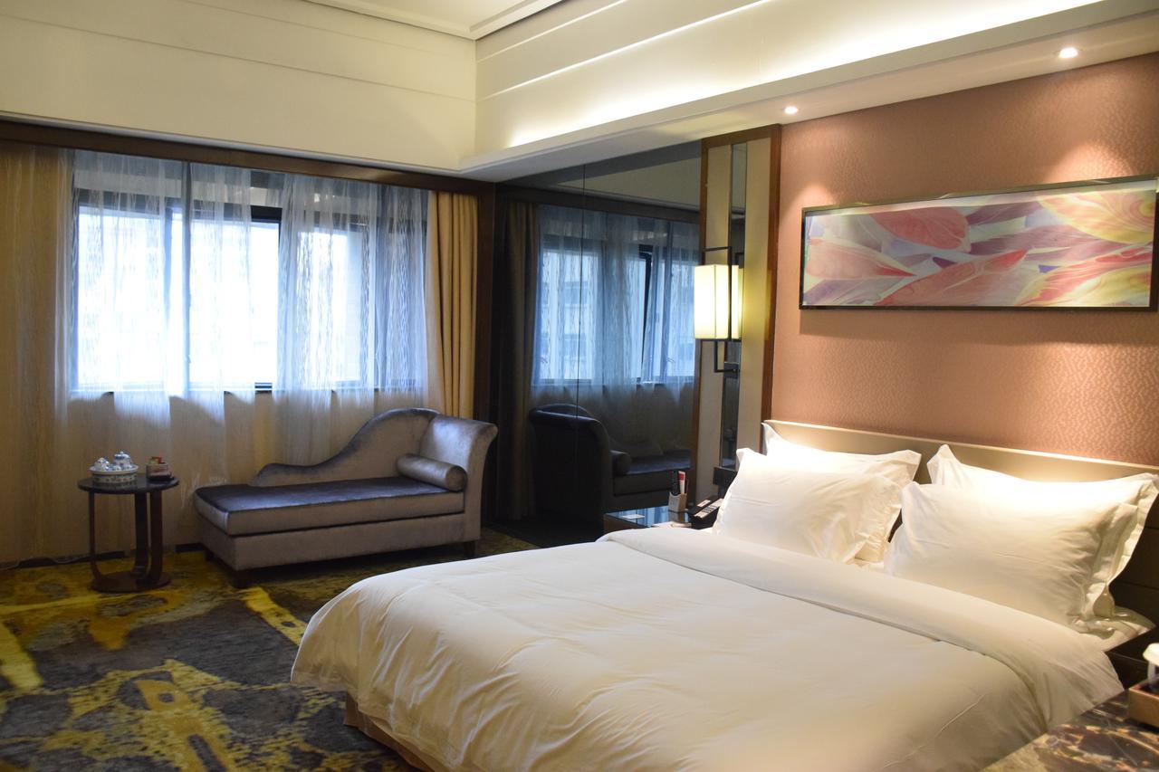 Ramada Foshan Hotel エクステリア 写真