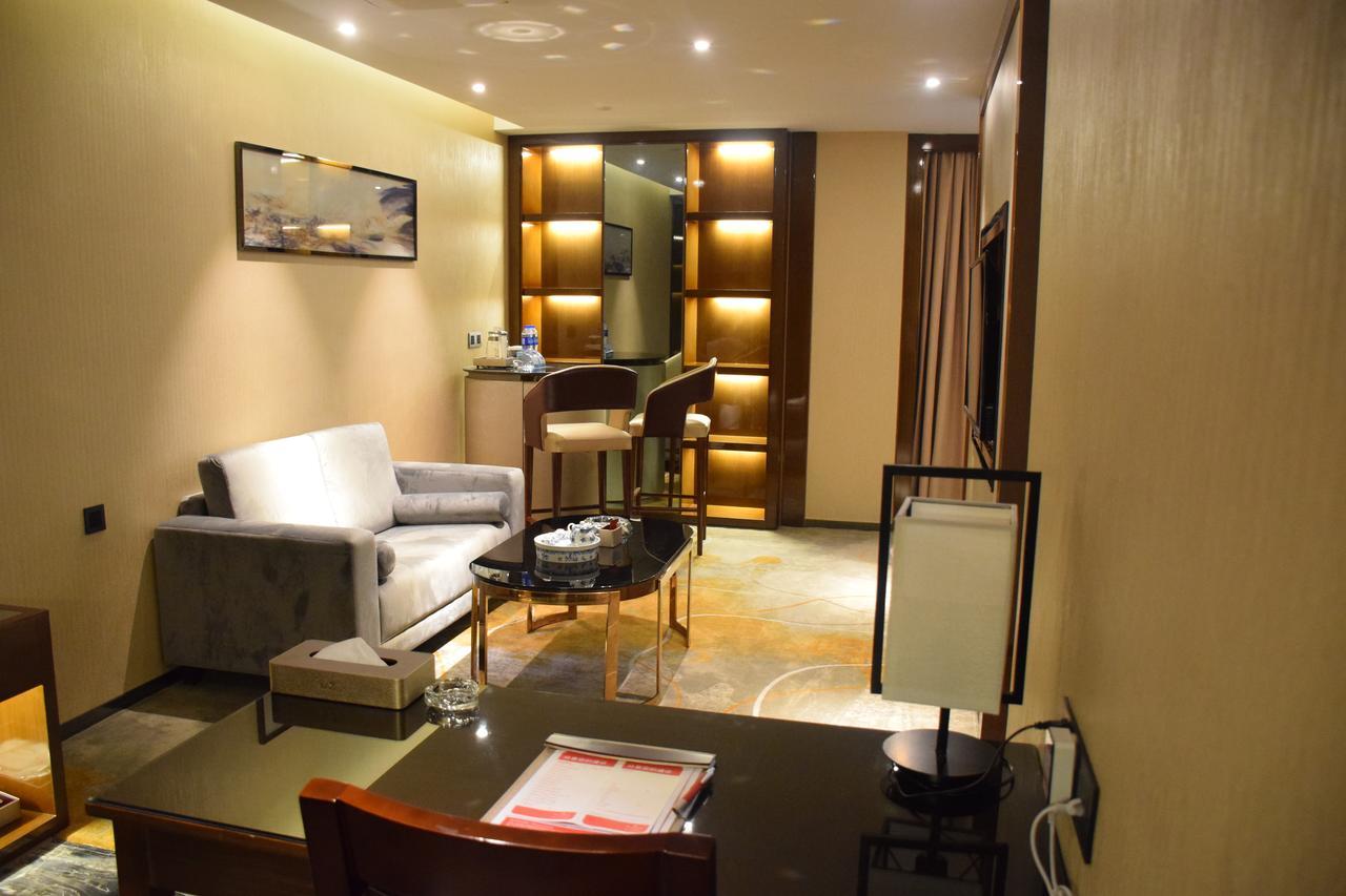 Ramada Foshan Hotel エクステリア 写真