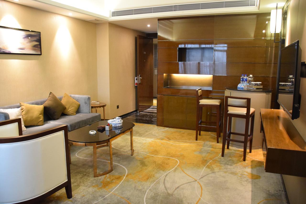 Ramada Foshan Hotel エクステリア 写真